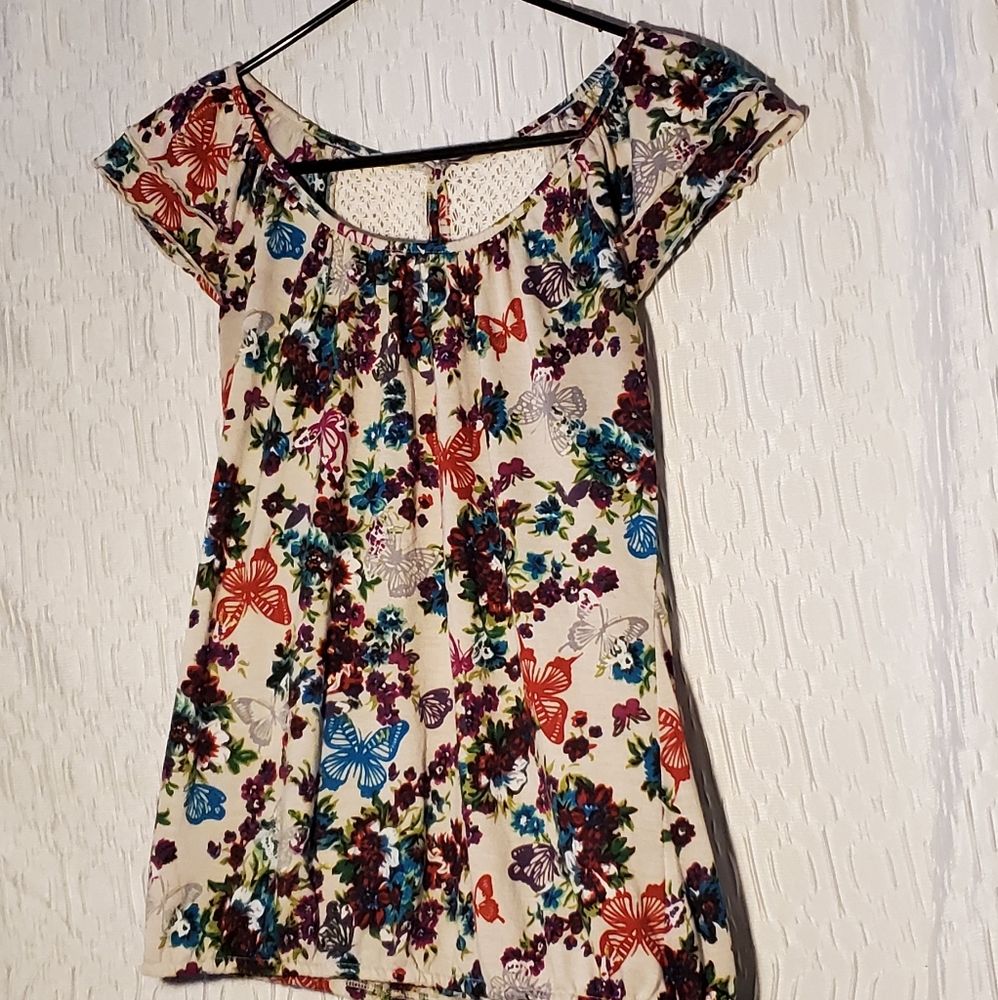No Boundaries women's shirt size L